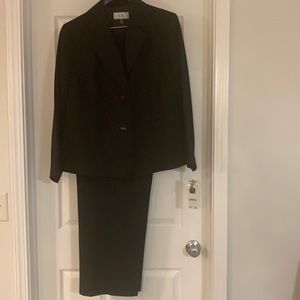Le Suit, Size 18W, Black Pants Suit